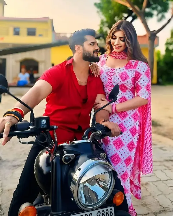 akanksha puri and khesari lal yadav photo